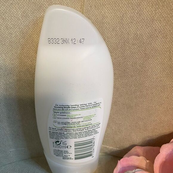 💥Simple Soothing Shower Cream with Chamomile Oil🎀 - Picture 4 of 5
